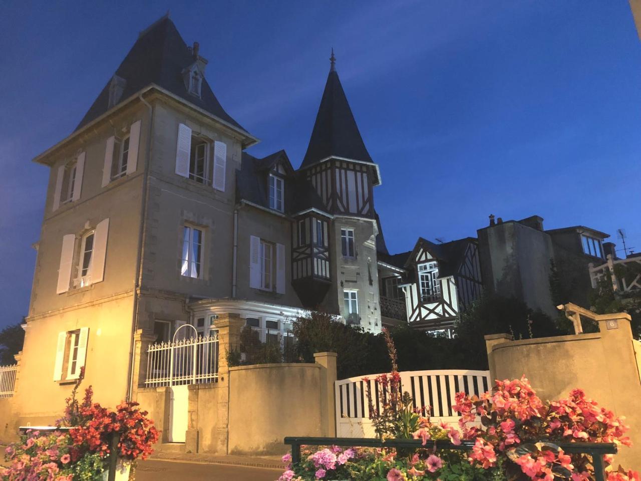 Hotel Dday Aviators Le Manoir Arromanches-les-Bains Exterior foto